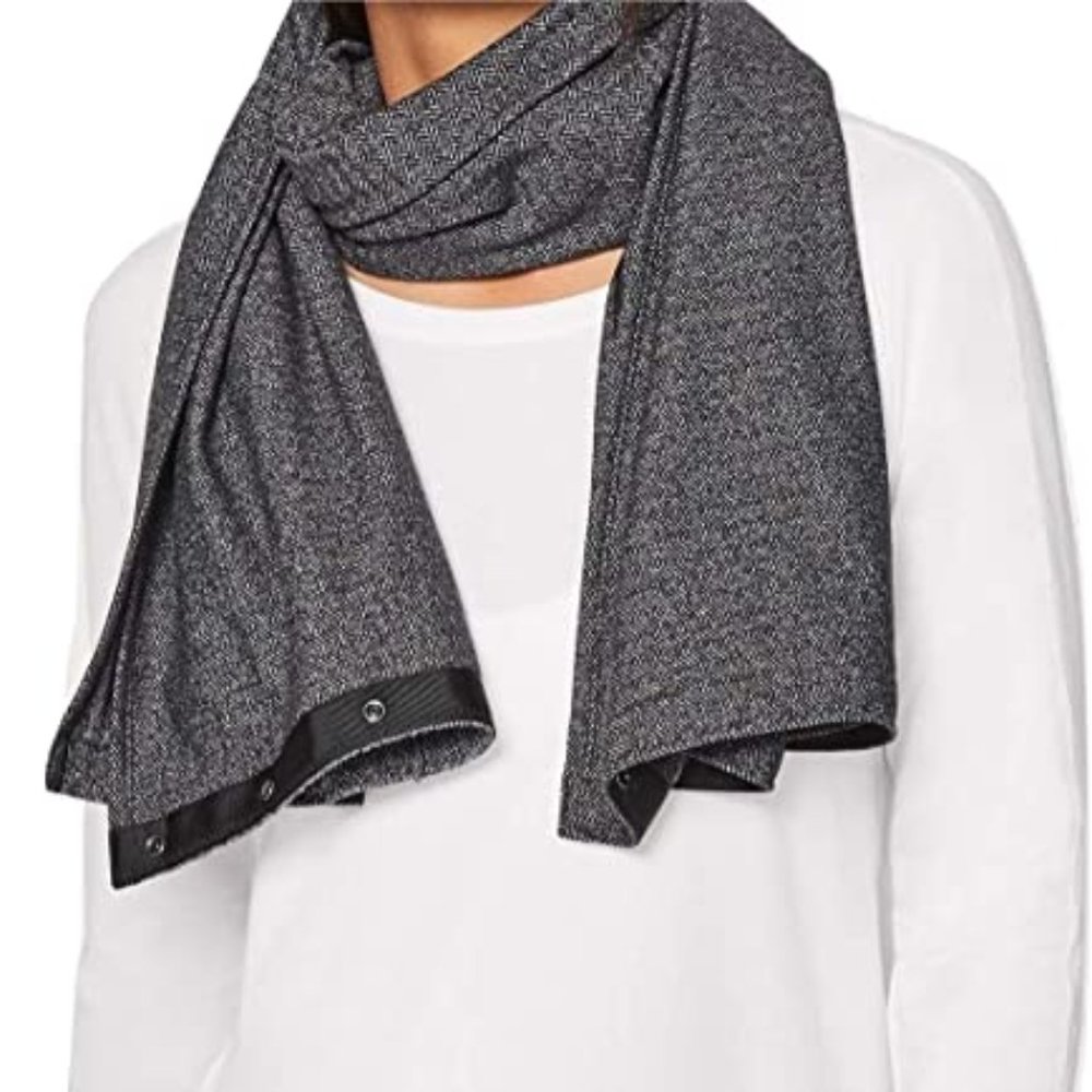 Lululemon Vinyasa Scarf - Picture 6 of 10